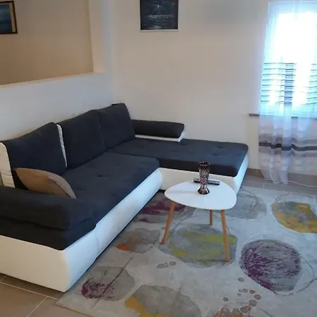 Azzurro Mare Apartment Pula
